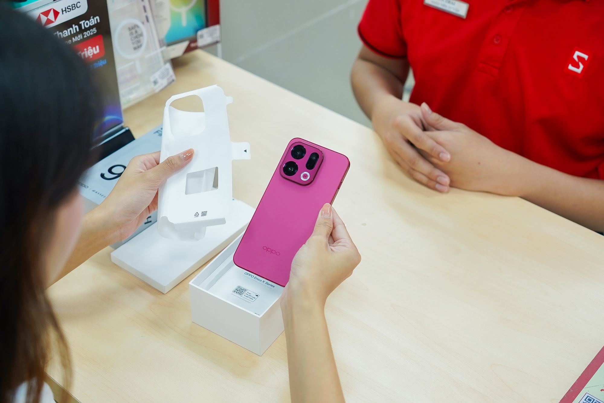 Màu sắc và cụm camera OPPO Find X9 Sắc màu nổi bật và cụm camera lớn của OPPO Find X9 series